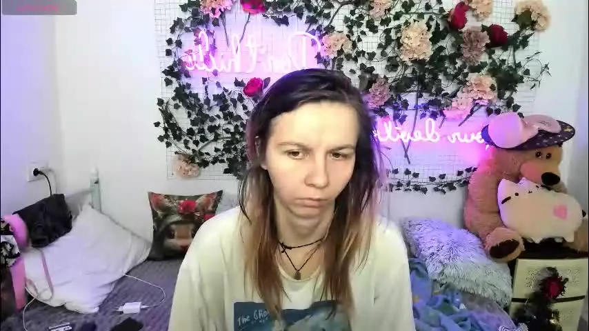 _mari_so — GOAL: Hand bra [1000 tokens remaining] Welcome to my room! #feet #blonde #tits #lovense #ass