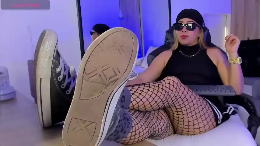 alma_fenix — Pay the loser tax 100 tks // I enjoy having you under my feet, do - Multi Goal: goddess crush me [75 tokens left] #leather #sneakers #socks #latex #boots