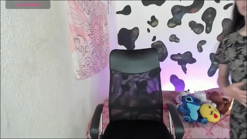 annie_smith22 — GOAL: 🎀Sexy dance [44 tokens remaining] 🎀Let's cum together!🎀 #smalltits #latina #petite #saliva #18