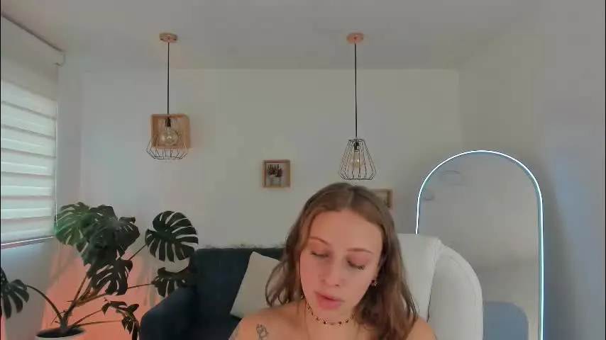 arii_1010_ — GOAL: 🌸Fill your tits with oil [20 tokens remaining] 👄Do you wanna a call in private you and me? 🤭Get my fans club and we'll play 😈 #teen #18 #blonde #smalltits #daddy