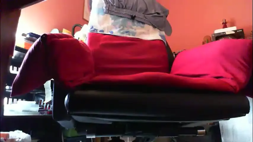 astiff1foru — want daddy NAKED and CUM to you??? follwo me then ask me to cum