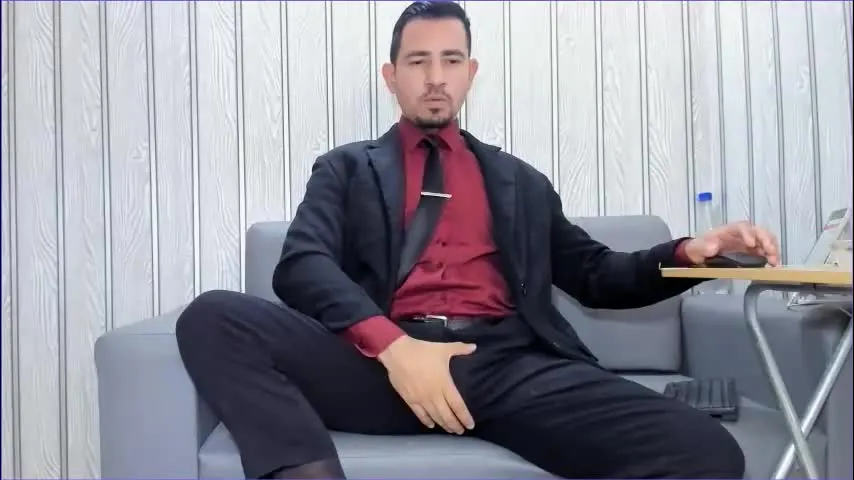 cesar_dant — I shoot my big load at goal now! #socks #hairy #lovense #straight #bigcock [956 tokens remaining]