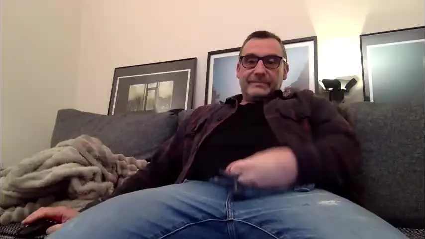 chrispanam13 — Chrispanam13's room Hey , tip if you like , pvt is open :)