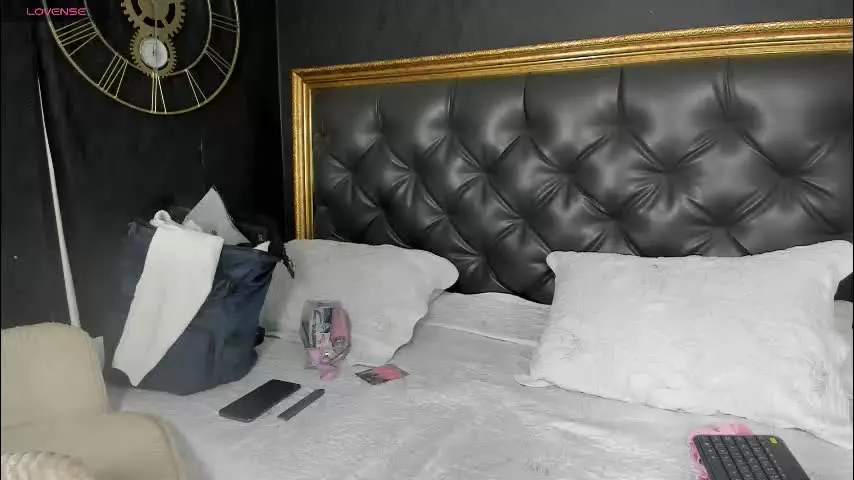 dalaymoore_ — GOAL: Lush On Ass (Control x3 mins) [213 tokens remaining] Hey guys, im new here, lets to have fun together!!! Welcome to my room! #Milf #Latina #BigAss #lovense #Oil