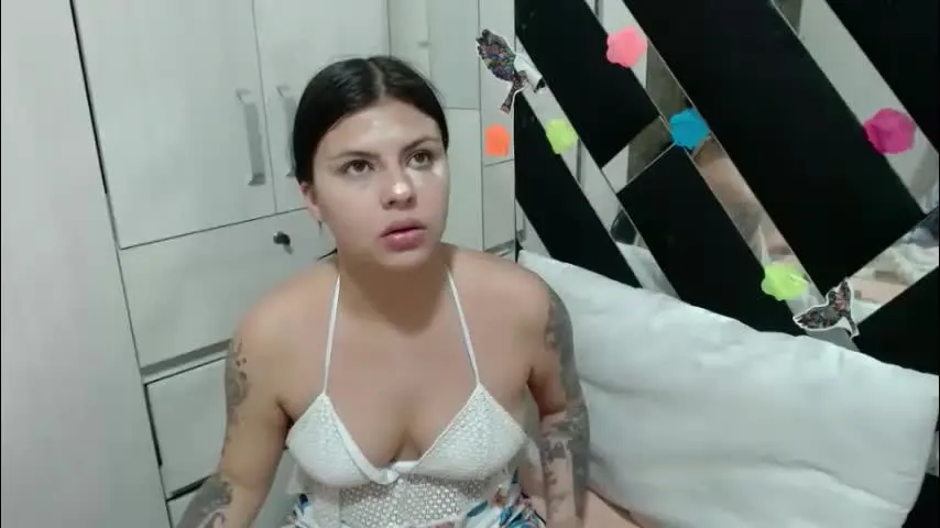 daphne877046 — make me come a lot with my fav vibes 10 25 100 111 222 555 1001 #latina #domi2 #18 #fuckmachine [5445 tokens remaining]