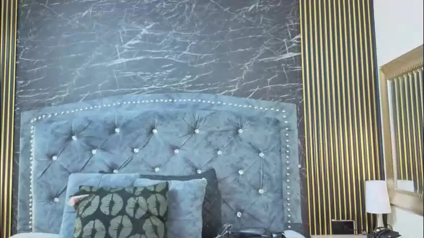 diosaa_golden — GOAL: Oil my sexy ass [98 tokens remaining] Today, my greatest asset, my hair, is ready for you to admire.👸