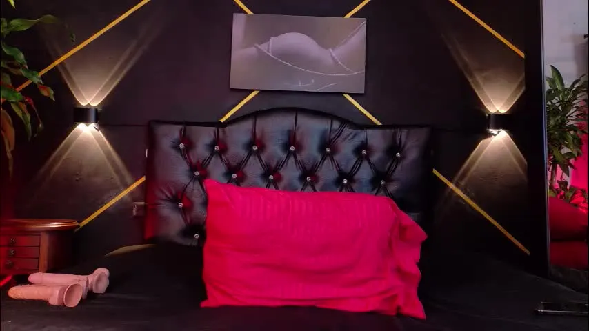 eka_urda — I'm your sexy milf who will make you cum - Repeating Goal: suck feet - #anal #hairy #milf #mommy #squirt