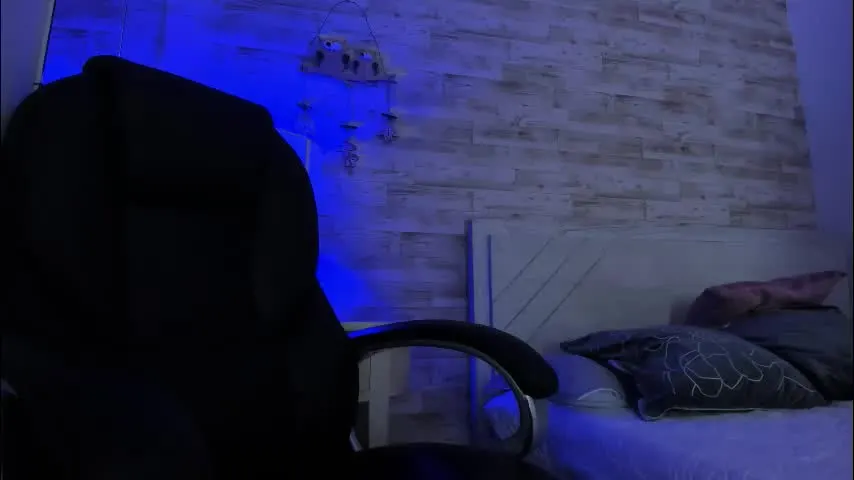 emir_ozan — GOAL: Show hard dick [24 tokens remaining] Let's make this day better for each other 💦🍌 /PVT ON #bush #hairy #twink #skinny #master