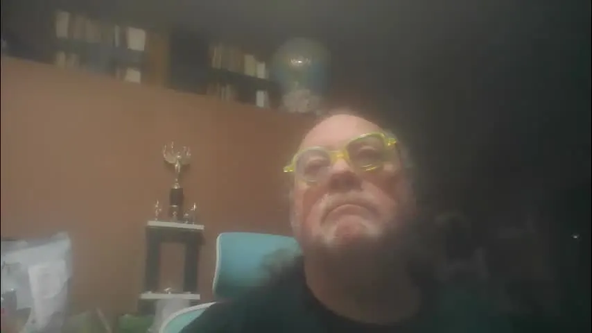 fatfreddythecat — if you like follow me hairy pussy is my favorite will cum for you