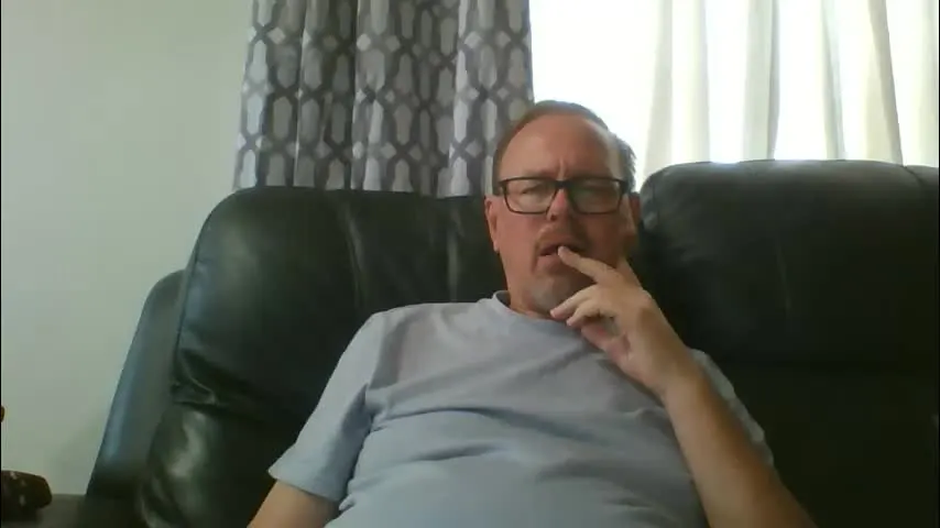 freddieknuck — #tokenkeno Uncover prizes by tipping the numbers on the board. Goal is: [cum show]Type /b to see the board. Type /p to see prizes.