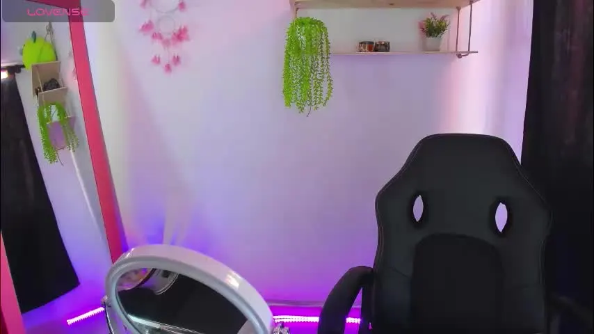 gia_contii — hello my loves welcome we want to be warm help us wet every moment - Multi-Goal : doblepenetracion #lovense #latina #smoke #lesbian #bdsm