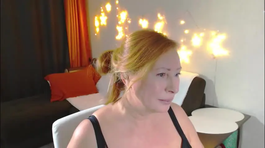 helen_lloyd — Goal : cream on décolleté ! #new #bigboobs #average ass #redhead #stockings [62 tokens remaining]