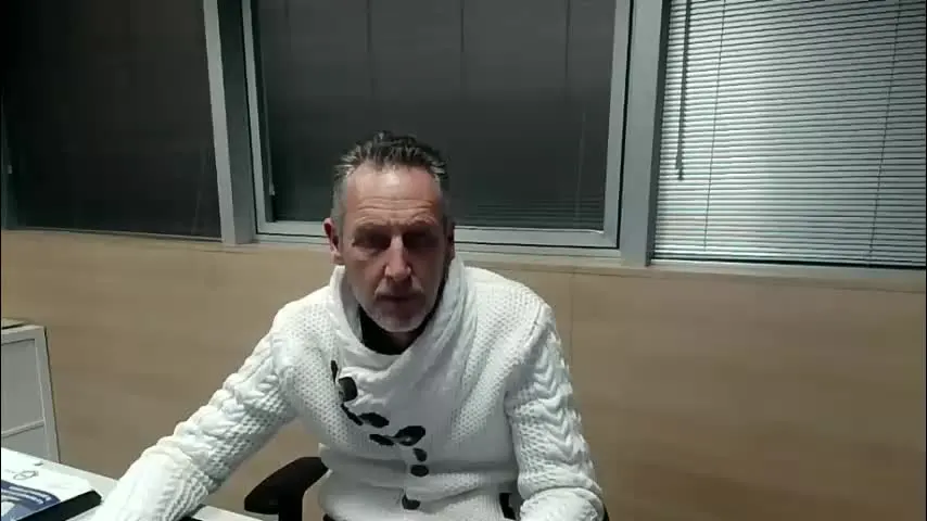 hombremaldido_ — Shhhh I'm in office