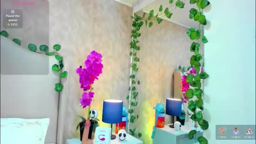 ivyangel_mei — GOAL: Oil in balloon and put in my body [135 tokens remaining] Make my pussy happy sending me vibrations of Domi!