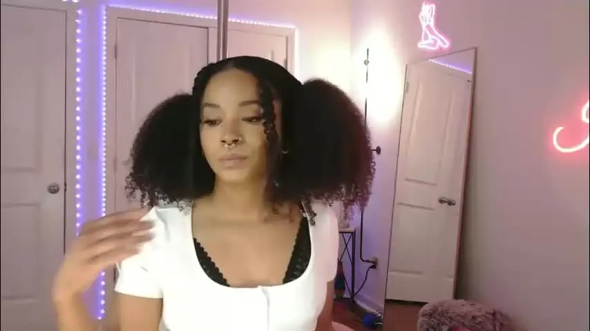 jazminefox — Finger Pussy & Tits Free! [1300 tokens left] #ebony