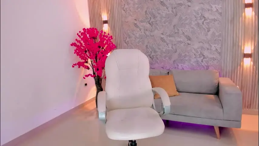 kylie_collins_ — COME AND MAKE ME YOUR PRINCESS, I WISH TO BE #teen #cute #latina #petite #tits HELP ME REACH THE CLIMAX [394 tokens left]