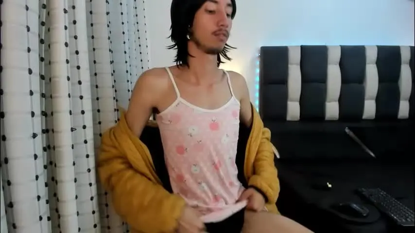 loverisu — GOAL: Virtual kiss + whisper 💋 [17 tokens remaining] I will fulfill all your fantasies on PTV