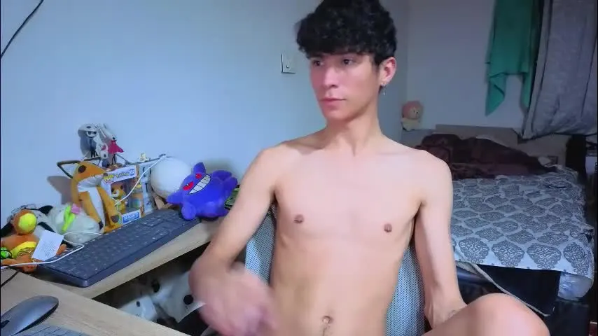 luclawthorne — GOAL: Shake that ass [56 tokens remaining] :D #cum #twink #feet #lovense #anal