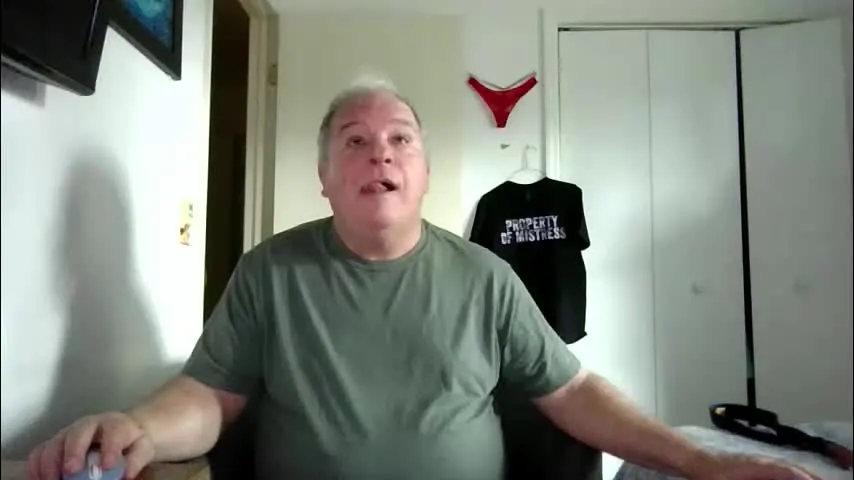 mackdocc001 — GOAL: ( [25 tokens remaining] Welcome to my room! #feet #chubby #oldermen #lovense #new