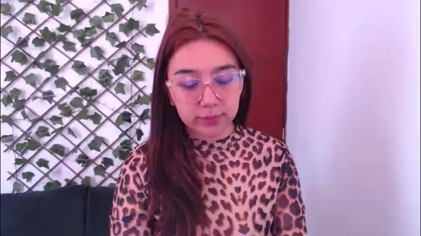 marce_bunny — ❤❤❤ #bigass #deepThroat #smalltits #latina [5 tokens remaining]