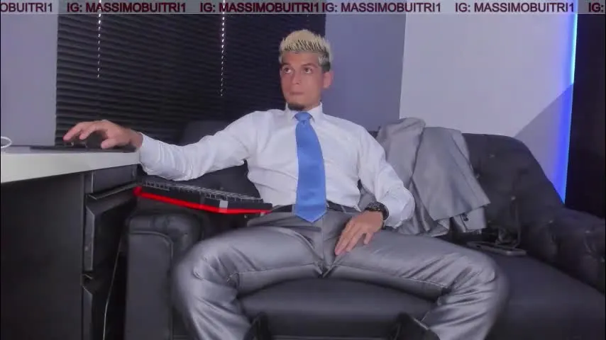 massimo_g — #latino #pantyhose #feet #muscle #socks [1995 tokens remaining]