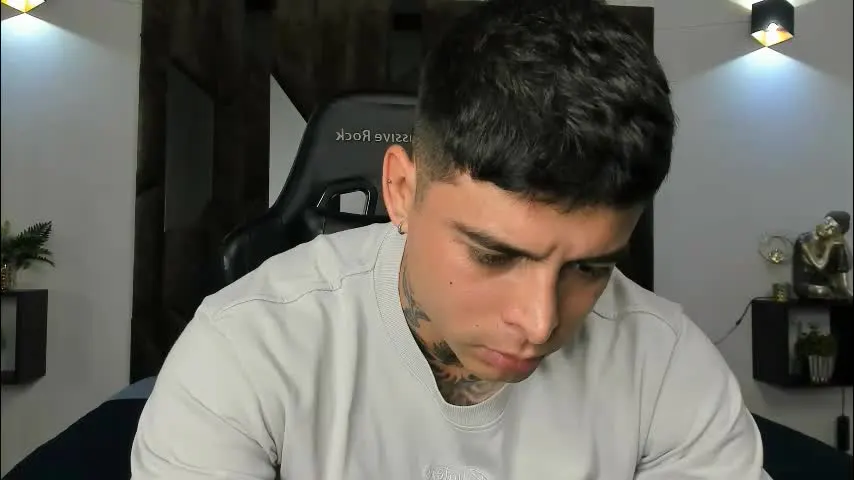 mateo_dilucajs1 — Lovense Lush on - Interactive Toy that vibrates with your Tips, lets enjoy our time together full of pleasure #lovense #cum #muscle #uncut #anal