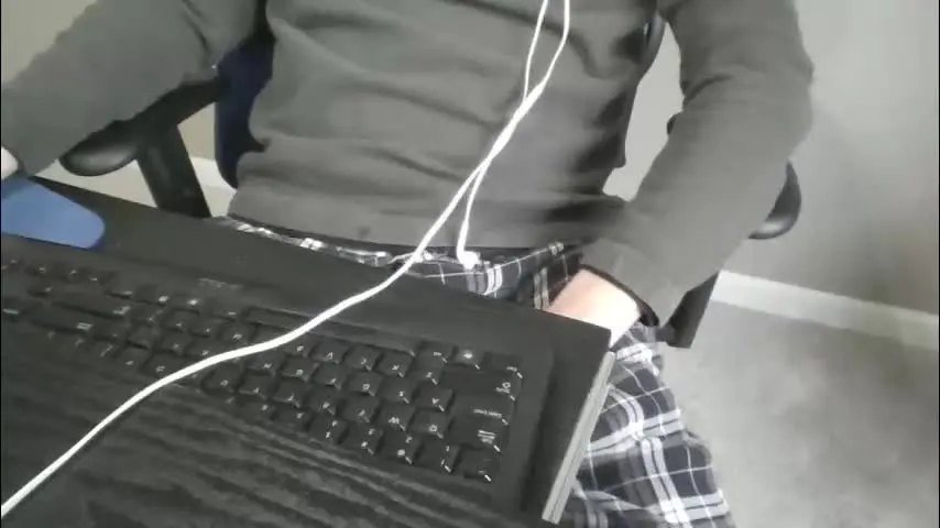 milwaukeebadger24 — Milwaukeebadger24's room #edging #chat #c2c