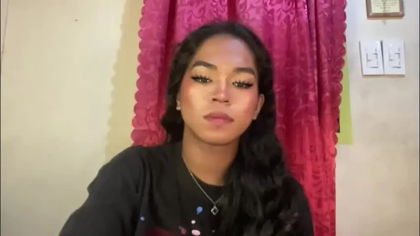 miss_veron_xoxo — Hi im veron, I'm new here would you like to join in my room? #petite #new #muscle #ebony #muscular #pinay #asian [2000 tokens remaining]