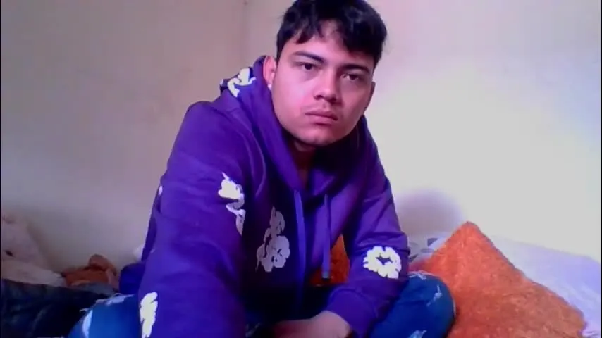 naisha_and_axelh — cum in tits [1652 tokens remaining]