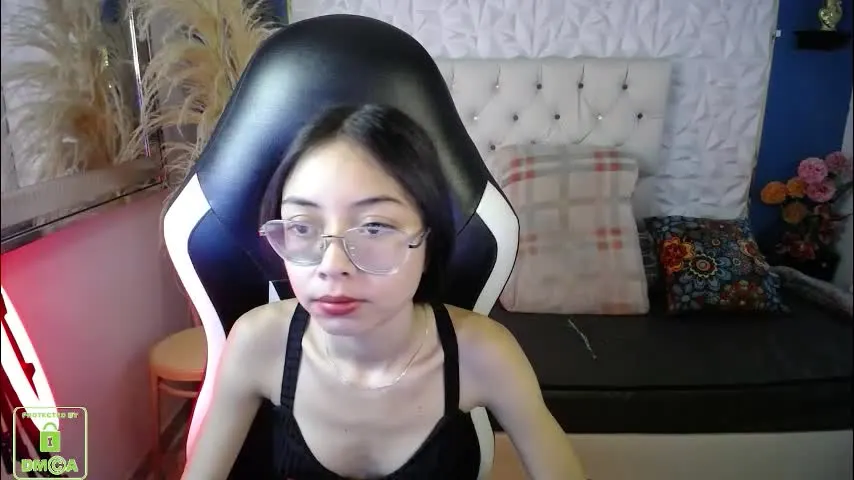 nathaliasweet_1_ — Hello, I'm Nathalia! ❤ - Goal: HELLO NATHALIA [5 tokens left] #lovense #skinny #teen #18 #petite