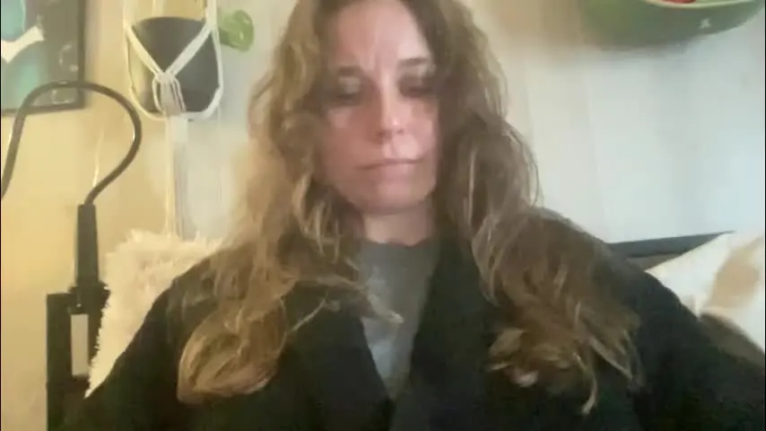 pantiesofthefae — Please tip 200 tkens for sound in private-Chill with me #milf #girlnextdoor #pantyfetish #smile #voyeur