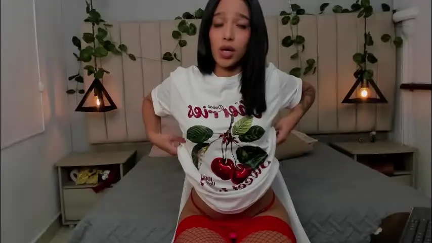 paulina_lopezz — GOAL: Fav patterns 5, 55, 555 [1000 tokens remaining] Welcome to my room! #feet #latina #lovense #new #young