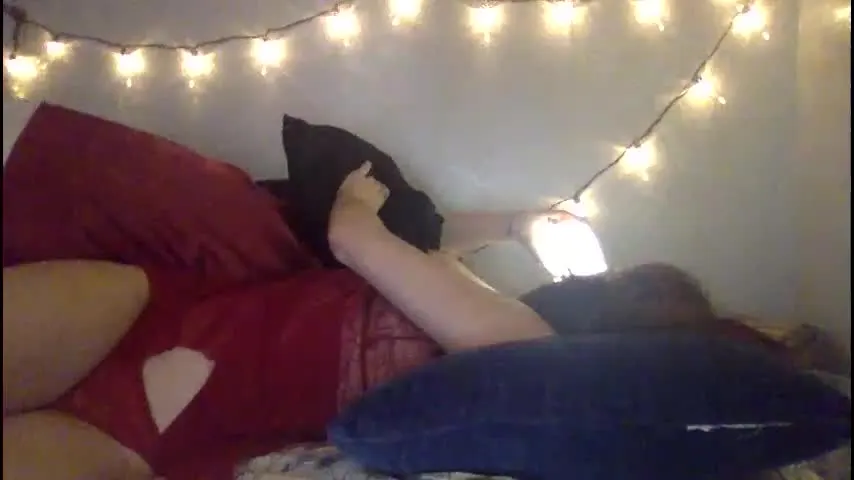 pixie_bella — horny lofi cam girl 💜🐱🎶🕯 #petite #natural #slut #daddysgirl #c2c