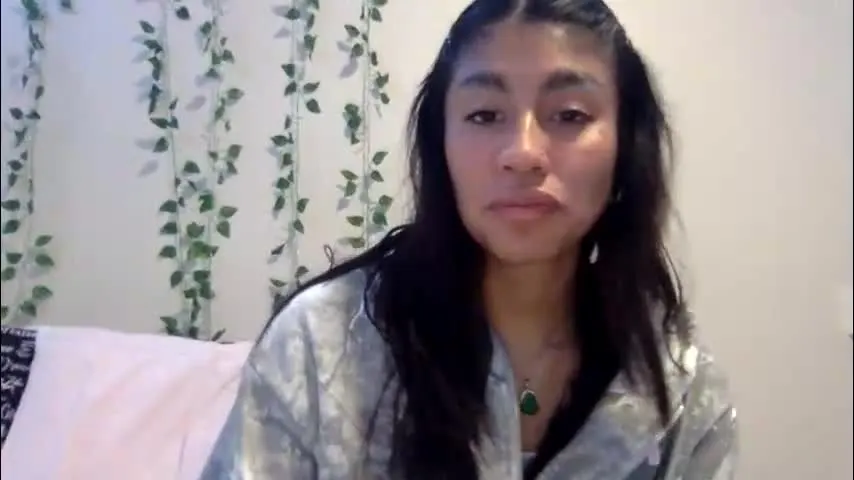 pretty_girl828687 — Finger Kitty 10min [2329 tokens left] #new #18 #latina #slut #petite