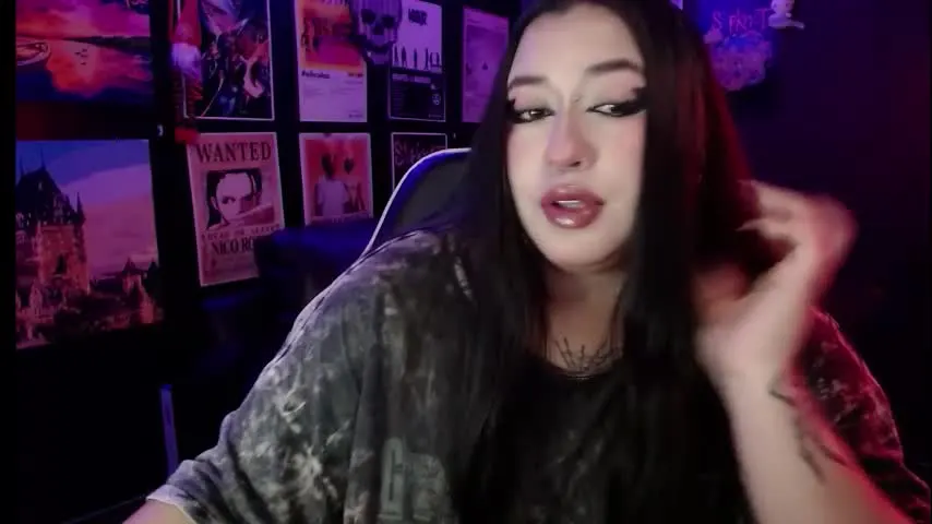 raven_darkk — GOAL: Show ass 🍊 [25 tokens remaining] Raven wants to play dirty ❤️‍🔥 #goth #bdsm #bigass #smoke #slave to play