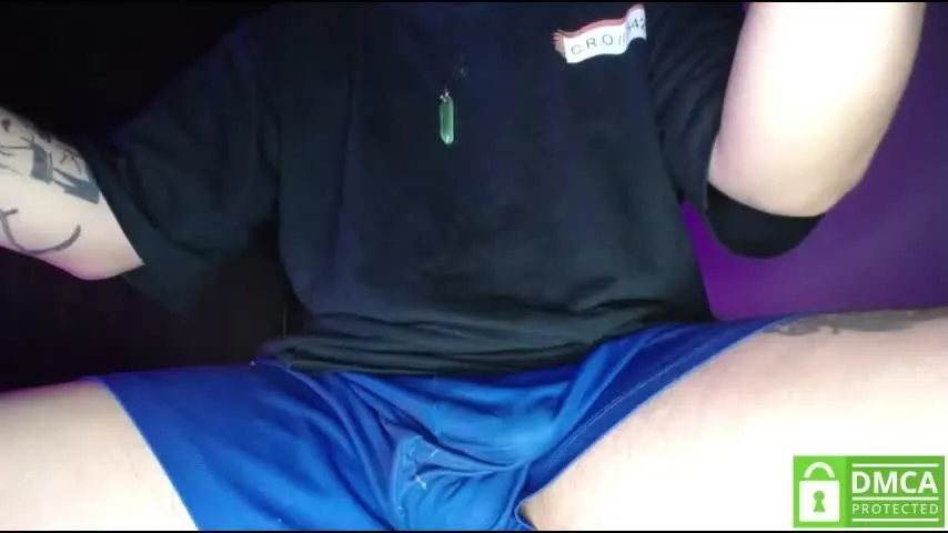 room_hot_x — put my cock hard [12 tokens left] Come to blow clouds forme me #master #findom #party #pvt