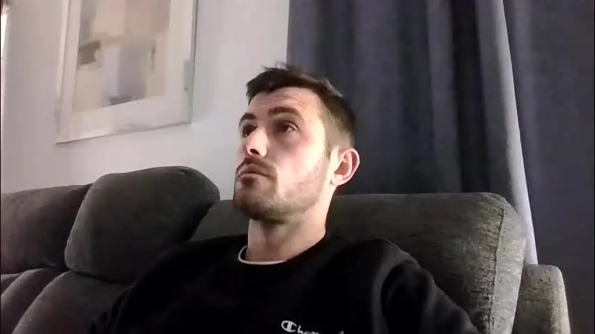 simomoliver — Cumshow [1500 tokens remaining]