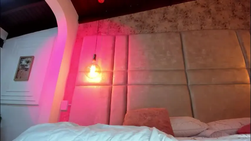 sofi_moreno — Ass Bounces better on a Dick🔥🍑 RIDE TOY 360tks🔥 PROMO: Squirt for 150tks in Private💦 Fuck my Ass 699tks🔥 - Multi Goal: 🔥Ride Toy🔥 [346 tokens left] #twerk #latina #anal #leggings #bigass