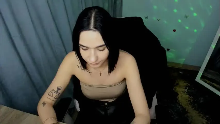 tayla_candy — GOAL: Sexy Dance [233 tokens remaining] Welcome to my room! #cute #new #young #skinny #18