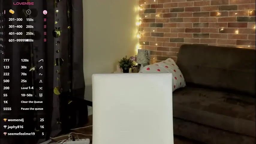 voidelaris — I'm in a playful mood today, would you like to spend the evening with me? #18 #new #bigass #bigboobs #shy GOAL:eye contact [21 tokens remaining]