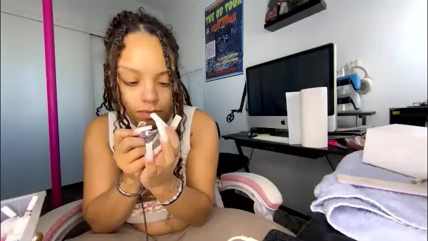 xstargazingx — Tip For Some Fun 🍑💦 // GOAL: Twerk No Panties [564 tokens left] #bigass #bigboobs #natural #new #shy