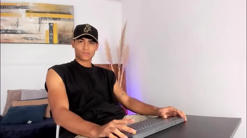 zander_2120 — super cum [2442 tokens left] Welcome to my room guys!! #cum #latino #muscle #bigcock #young