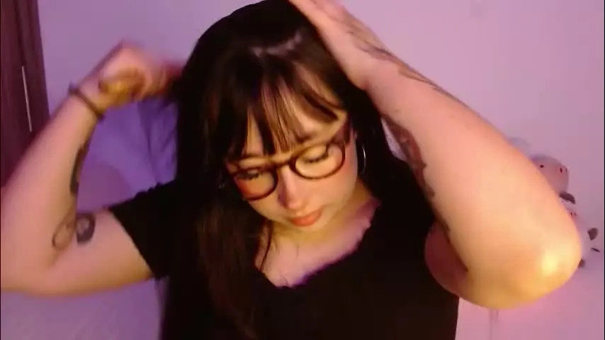 crystalitesq — Hey daddy! Start this new year with me❤️✨ #latina #young #lovense #curvy #daddysgirl