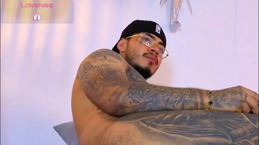 jordansmiith_ — GOAL: 🔥Great cum show [1999 tokens remaining] A nice bum to start the year? Here you go, served up for you 😏❤️ Lovense's ON! #latino #bbc #straight #ass #lovense