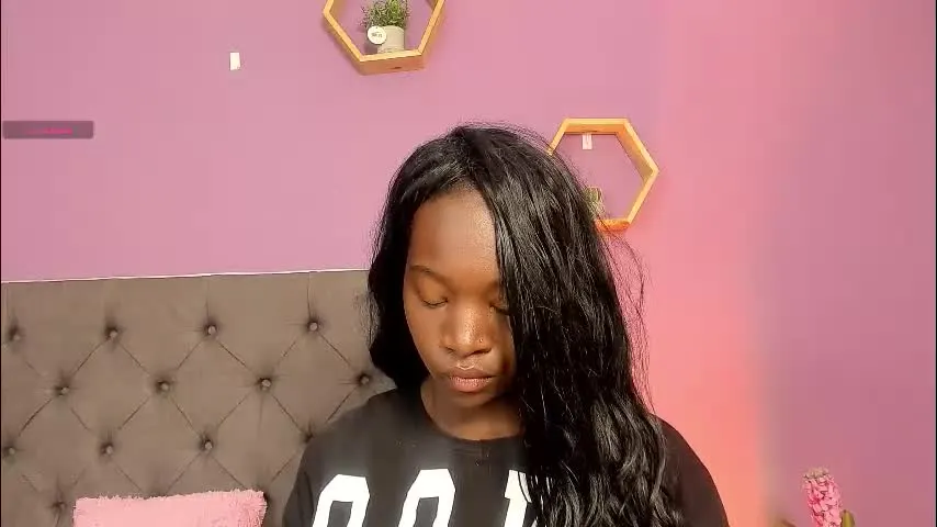 lana__beaux — Spy on my private for 6 tokens/minute. #ebony #bigass #domi #young