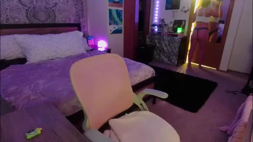 maciimayy — Lovense Lush on - Interactive Toy that vibrates with your Tips #lovense