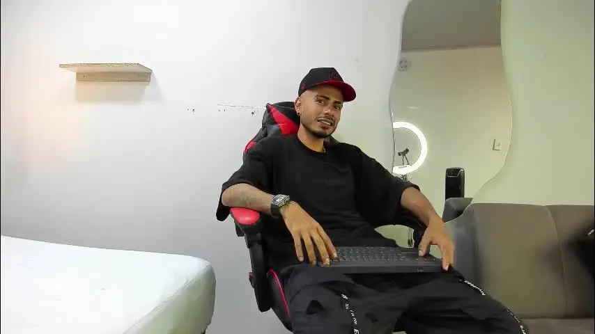 matthewcullenn — 🎅 Goal: cum in public🔥💎 #Bigcock #bigballs #master #muscle #cum [460 tokens remaining]