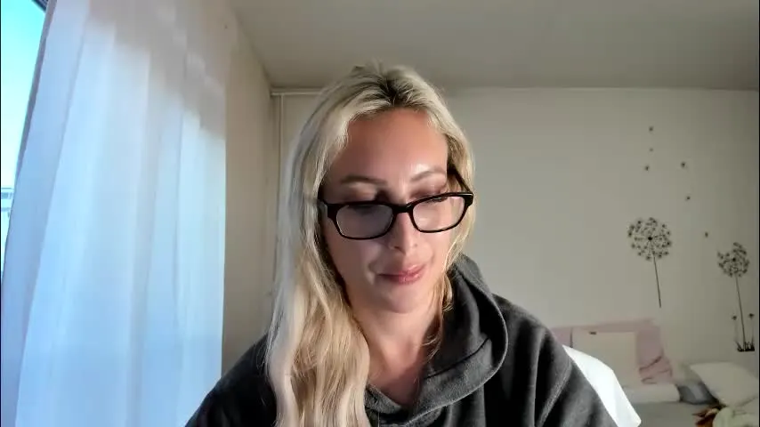 missy_matrix — #pvt open for naked and cumming #joi and #roleplaying #femdom #c2c 200 tokens