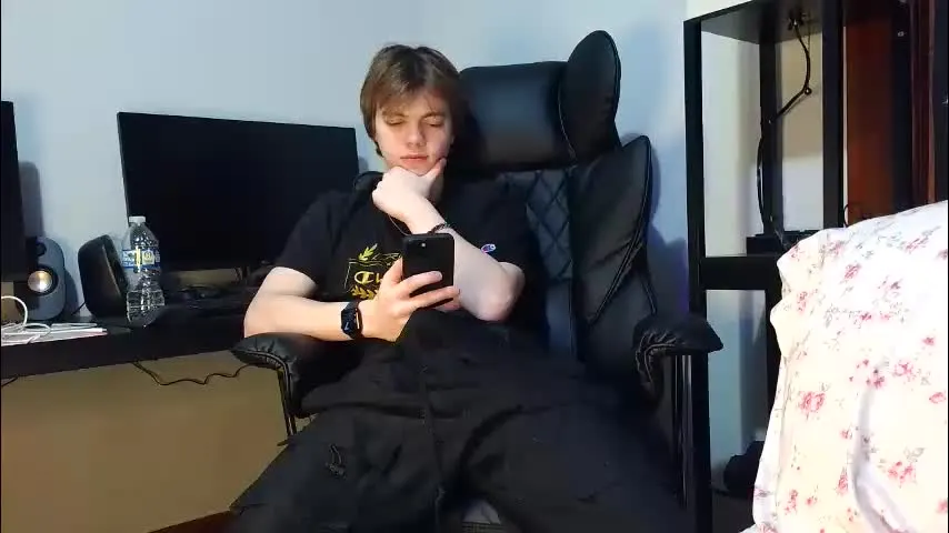 bobby72738 — BACK AND READY TO BUST!! OF IN BIO!! #uncut #cashmaster #master #cum #hung