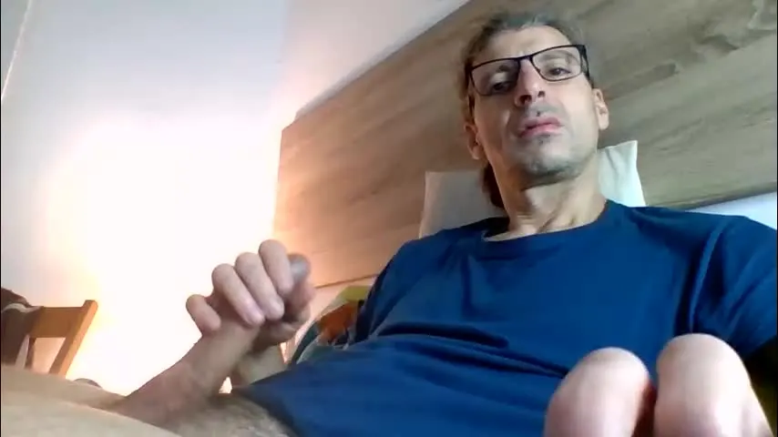 enri222 — lets put a note on my dick plz rate 1 to 10 out of ten [300 tokens remaining]